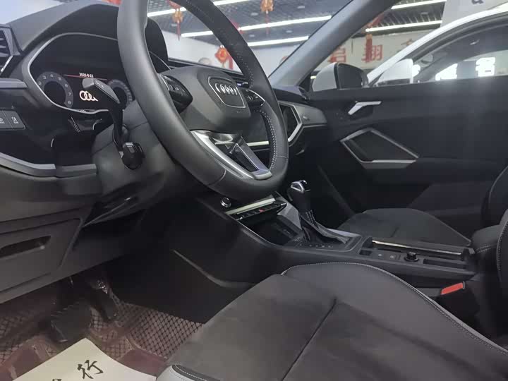 Фото 2 - Audi Q3