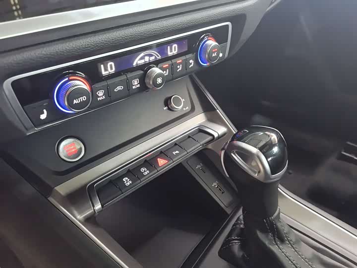 Фото 4 - Audi Q3