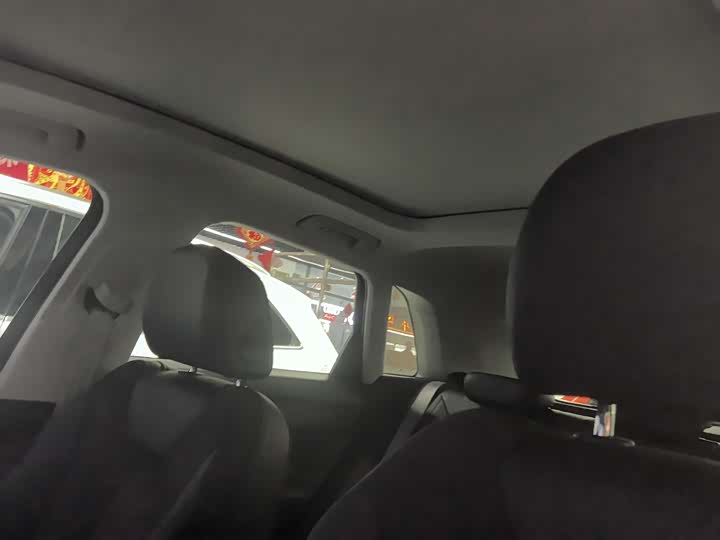 Фото 8 - Audi Q3