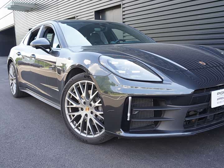 Фото 2 - Porsche Panamera