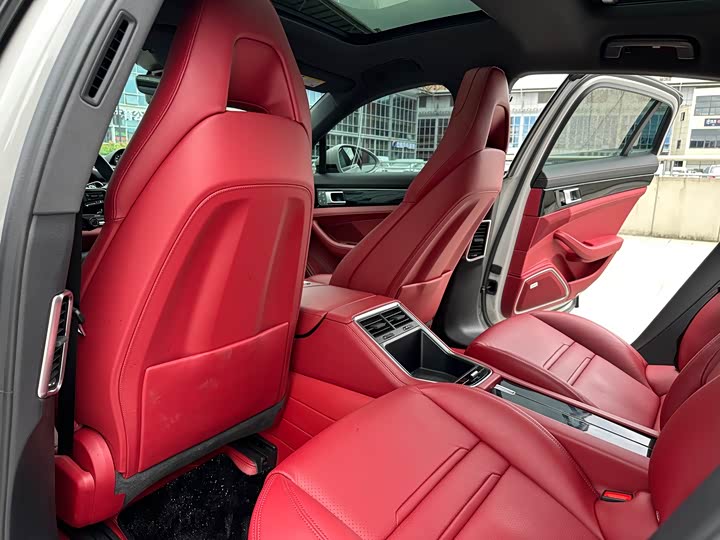 Фото 13 - Porsche Panamera