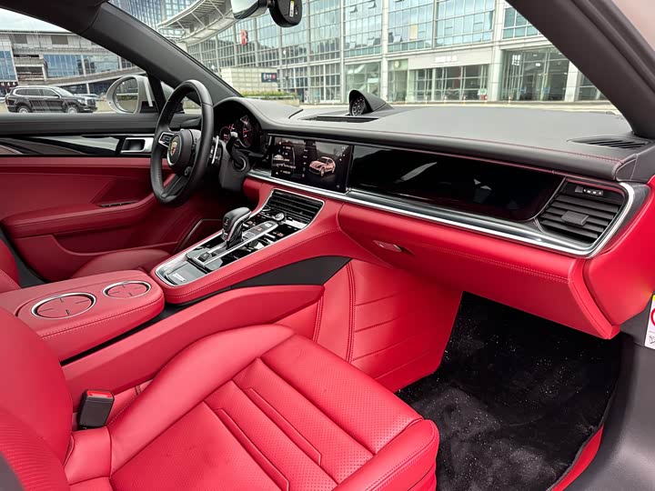 Фото 15 - Porsche Panamera