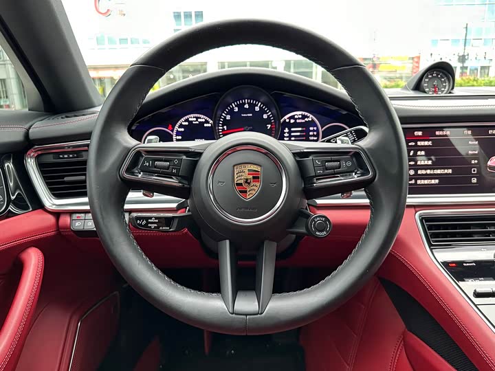 Фото 18 - Porsche Panamera