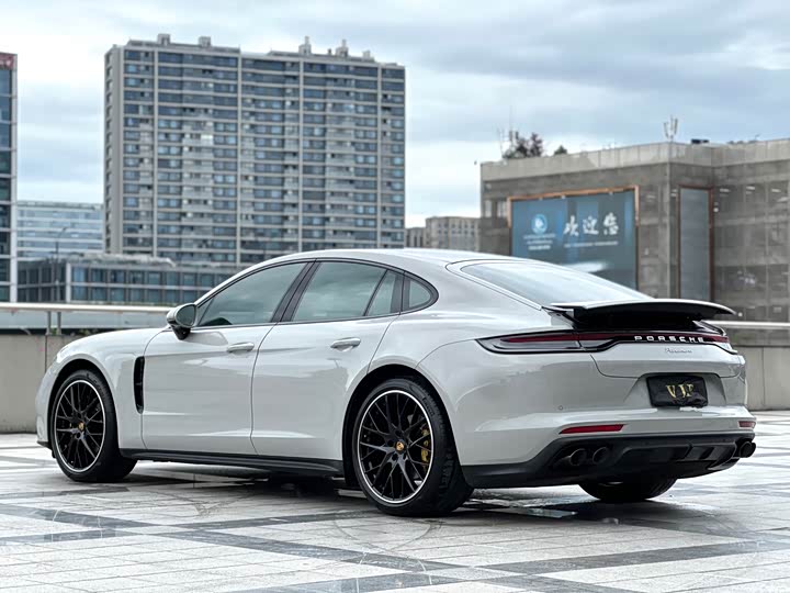 Фото 5 - Porsche Panamera