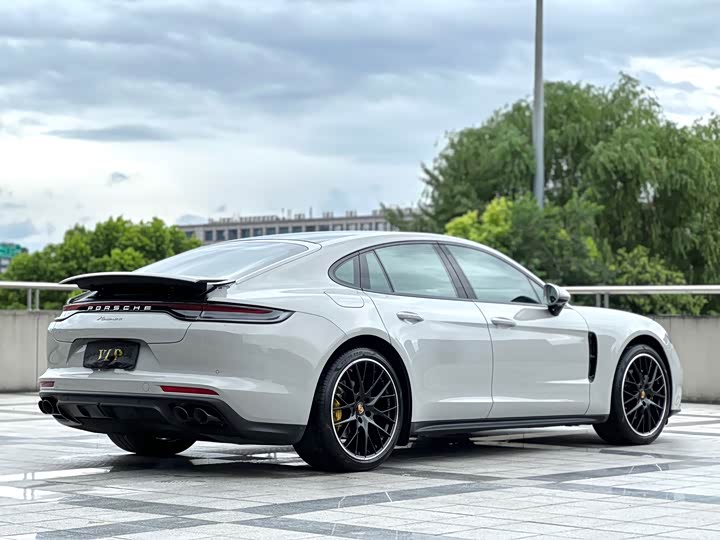 Фото 7 - Porsche Panamera