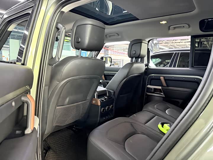 Фото 4 - Land Rover Defender