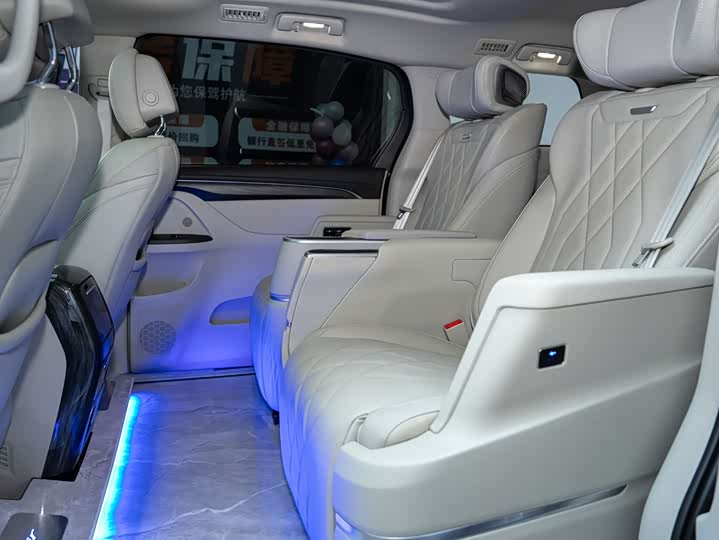 Фото 23 - Buick GL8 ES