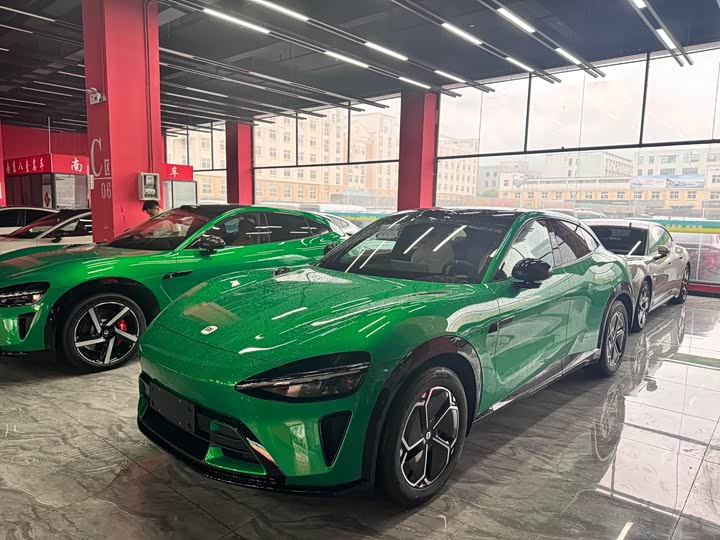 Фото 1 - Xiaomi YU7