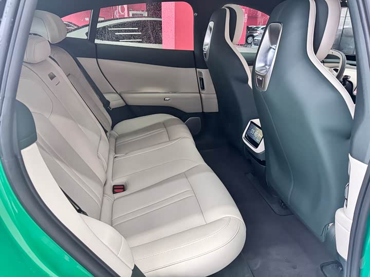 Фото 5 - Xiaomi YU7