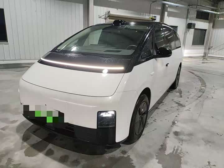 Фото 1 - LiXiang Mega