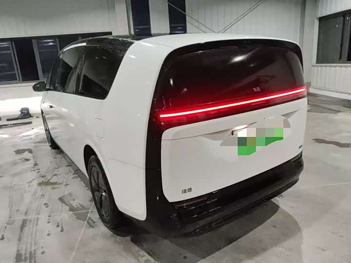 Фото 5 - LiXiang Mega