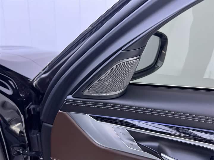 Фото 20 - BMW 7 Series