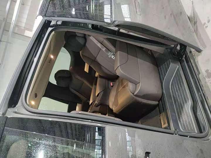 Фото 6 - LiXiang Mega