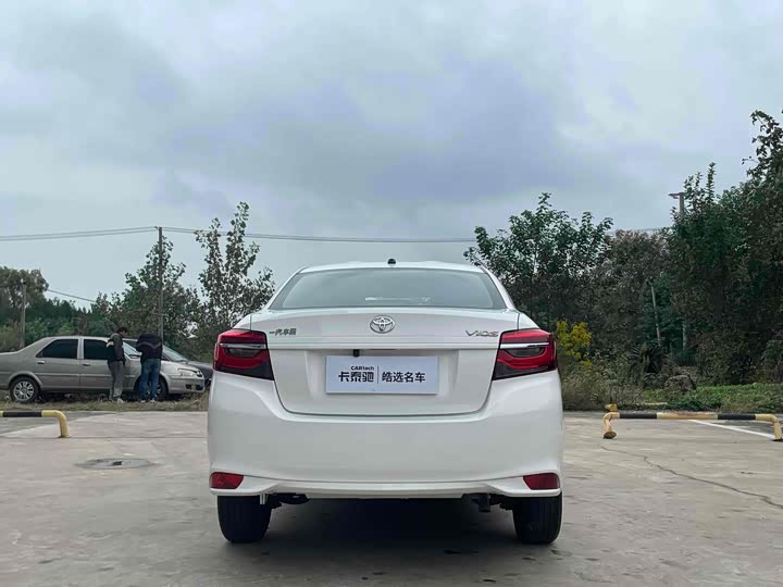 Фото 5 - Toyota Vios