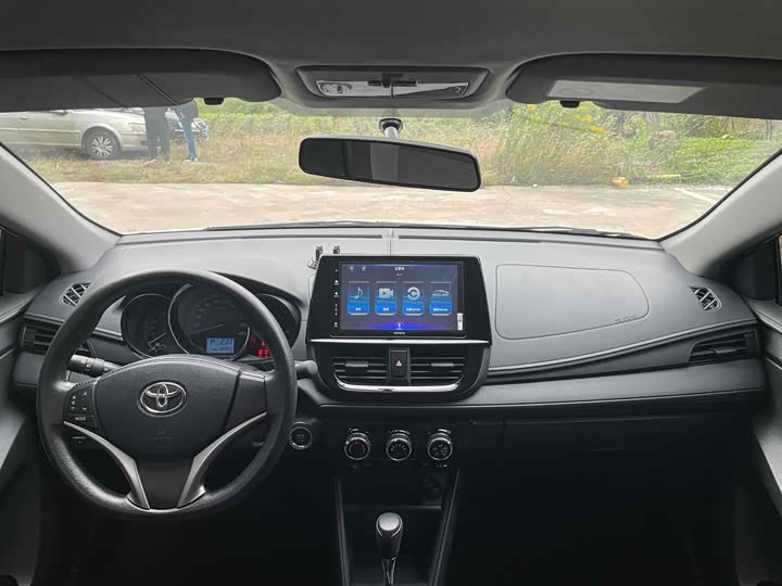 Фото 12 - Toyota Vios