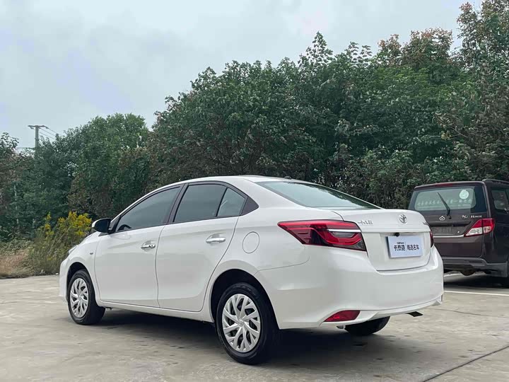 Фото 4 - Toyota Vios