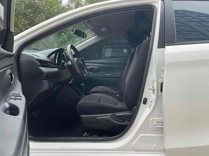 Фото 8 - Toyota Vios