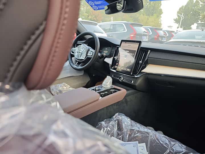 Фото 16 - Volvo S90