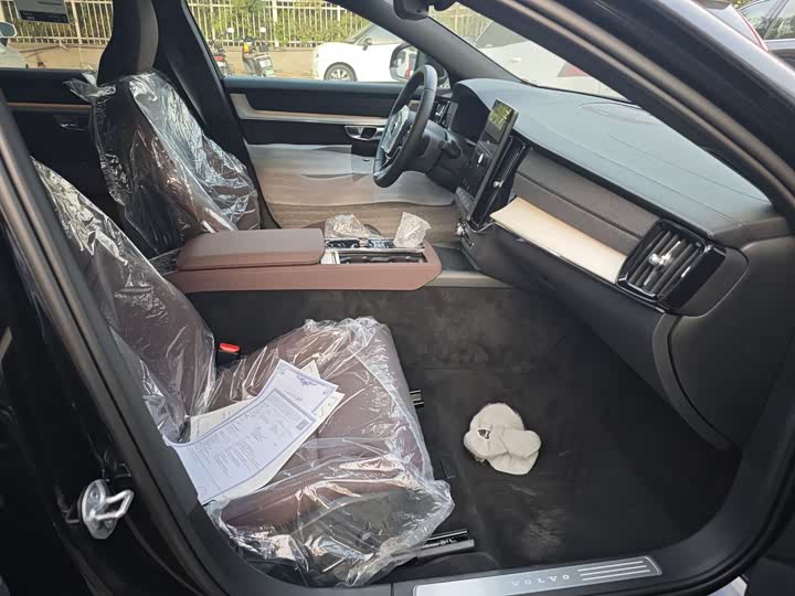 Фото 19 - Volvo S90