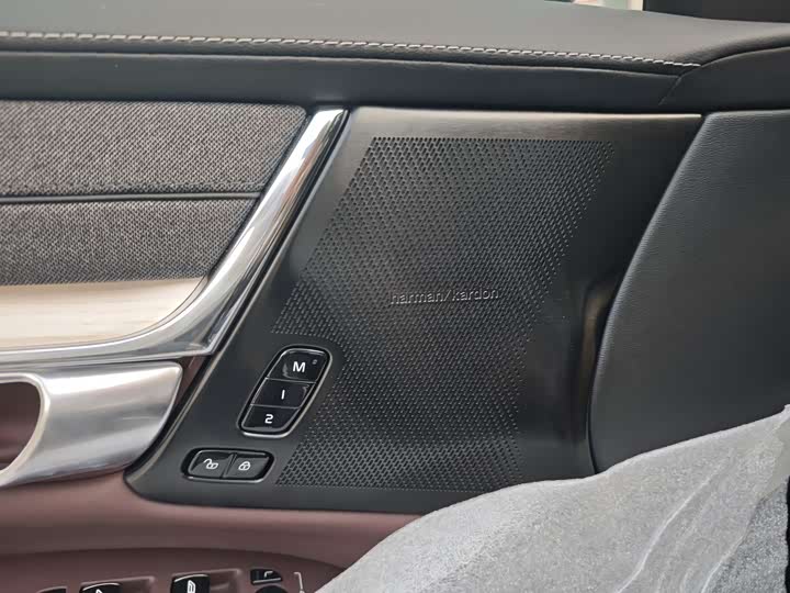 Фото 5 - Volvo S90