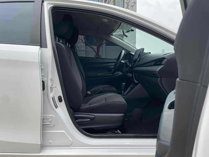 Фото 13 - Toyota Vios