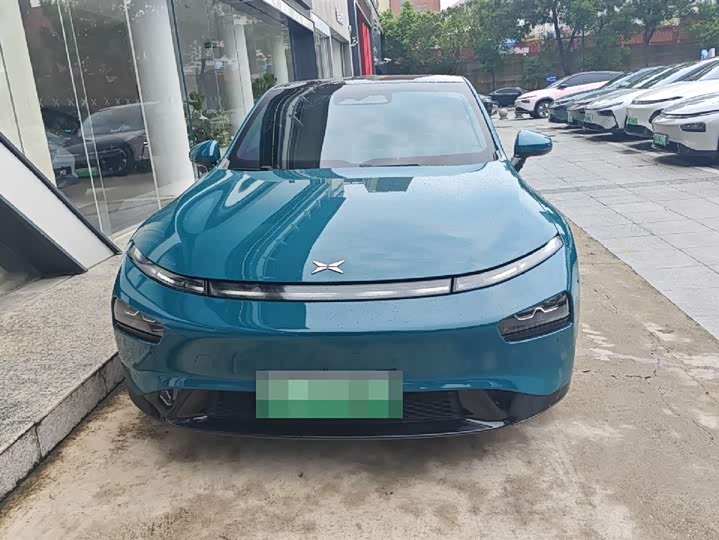 Фото 2 - XPeng P7