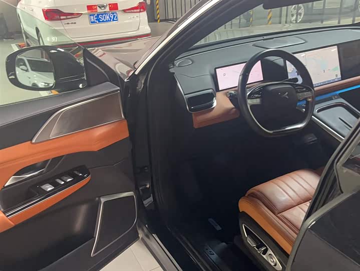 Фото 14 - XPeng G9