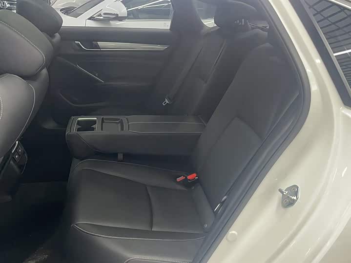 Фото 8 - Honda Inspire