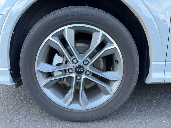 Фото 17 - Audi Q3