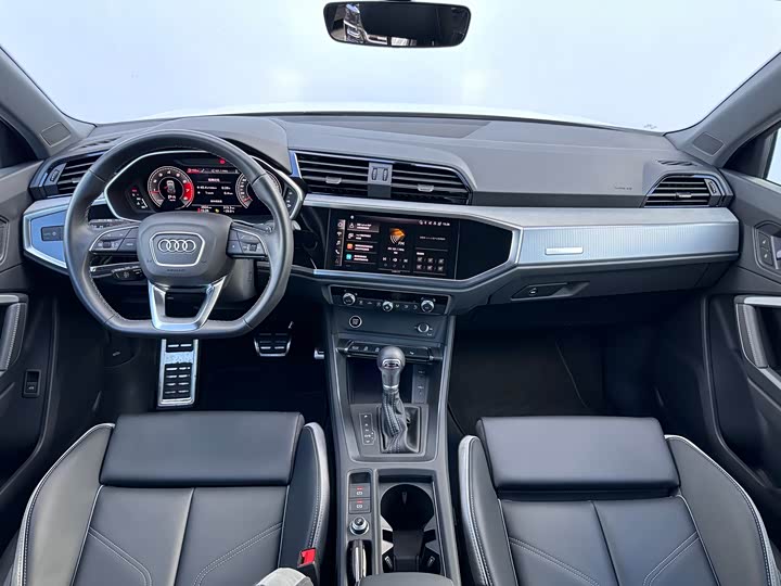 Фото 8 - Audi Q3