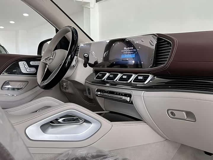 Фото 17 - Mercedes-Benz Maybach GLS