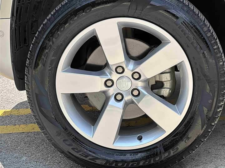 Фото 12 - Land Rover Defender