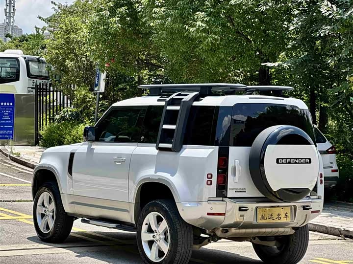 Фото 16 - Land Rover Defender