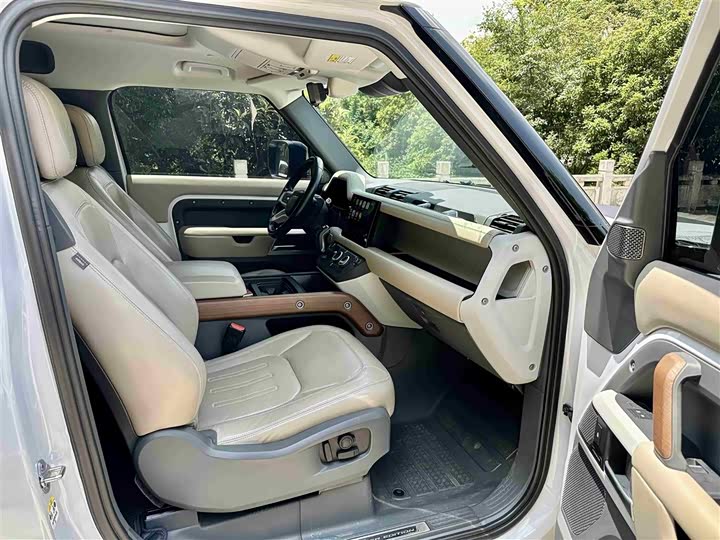 Фото 9 - Land Rover Defender