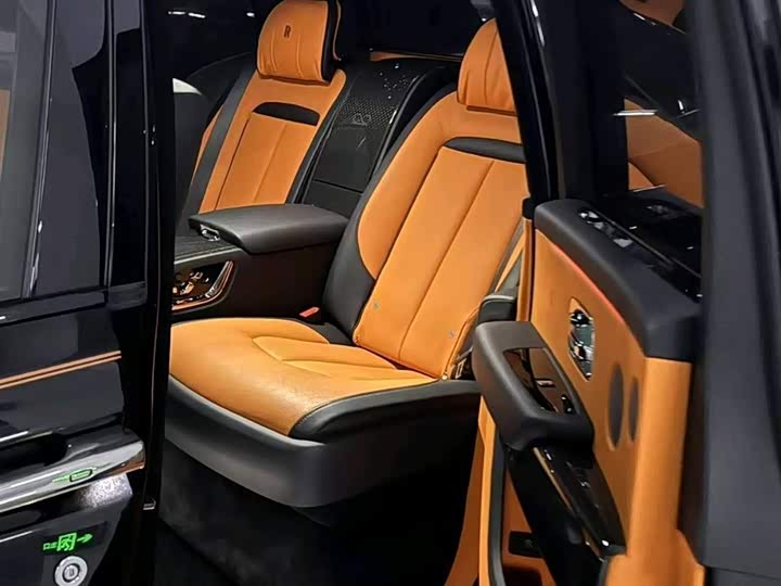 Фото 8 - Rolls-Royce Cullinan