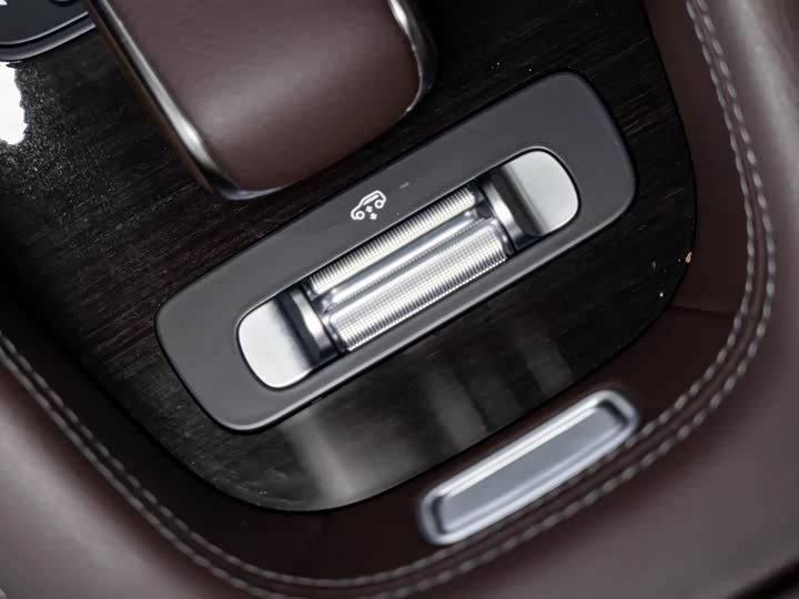 Фото 18 - Mercedes-Benz GLS-Class