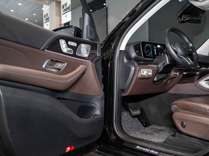 Фото 9 - Mercedes-Benz GLS-Class