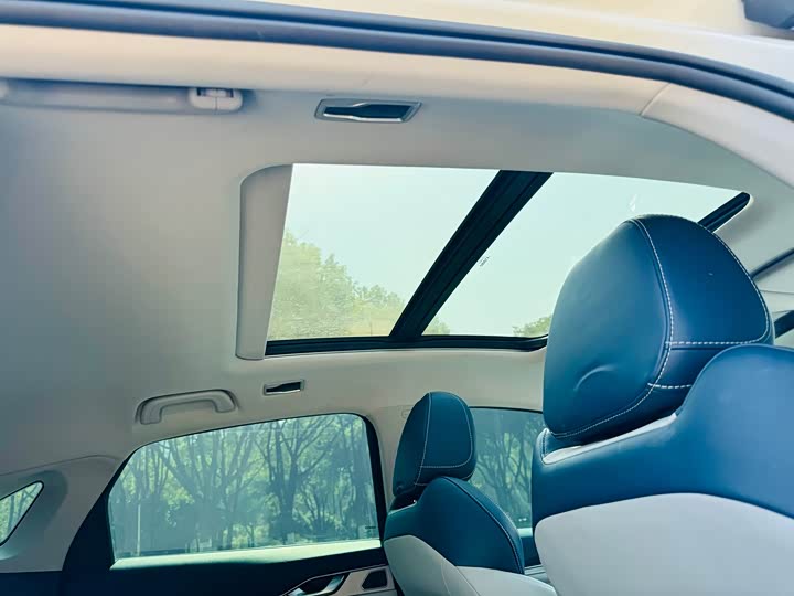 Фото 8 - Geely Preface