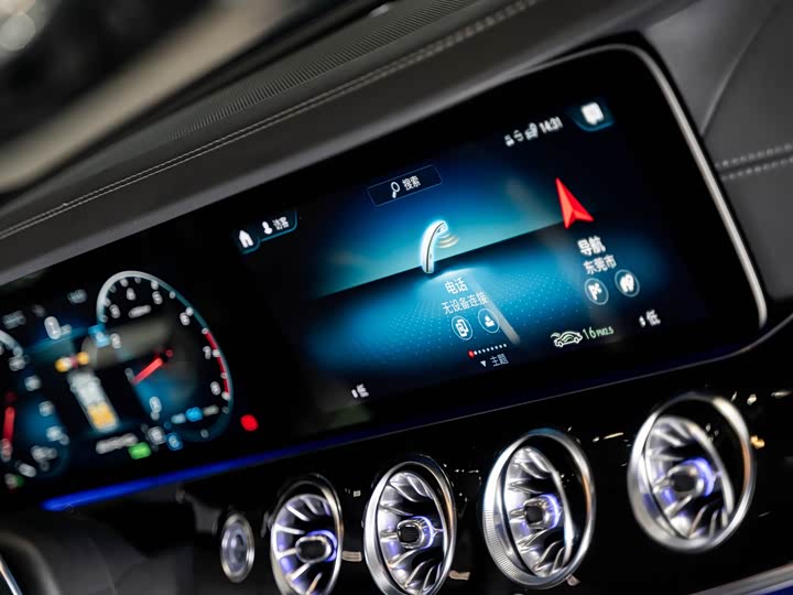 Фото 13 - Mercedes-Benz AMG GT