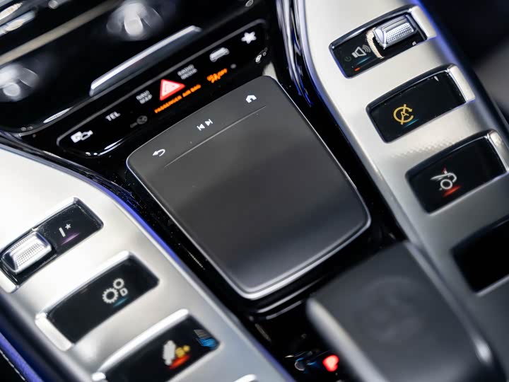 Фото 16 - Mercedes-Benz AMG GT