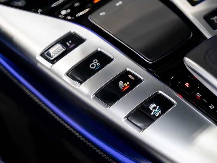 Фото 18 - Mercedes-Benz AMG GT