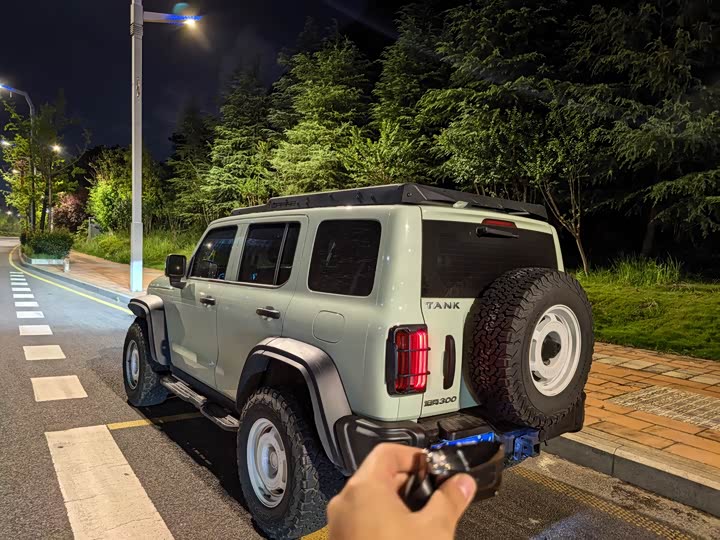 Фото 2 - Tank 300