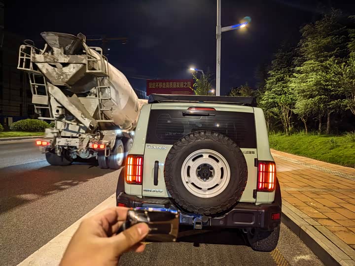 Фото 3 - Tank 300