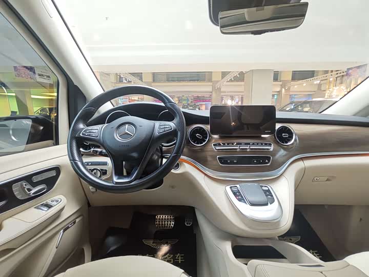 Фото 6 - Mercedes-Benz V-Class