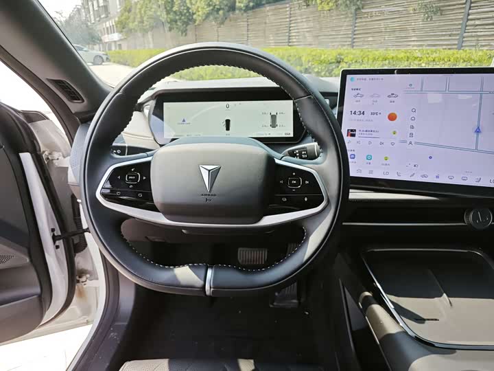 Фото 14 - Changan Deepal SL03