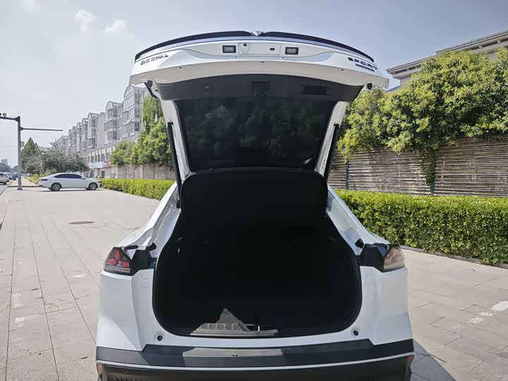 Фото 8 - Changan Deepal SL03