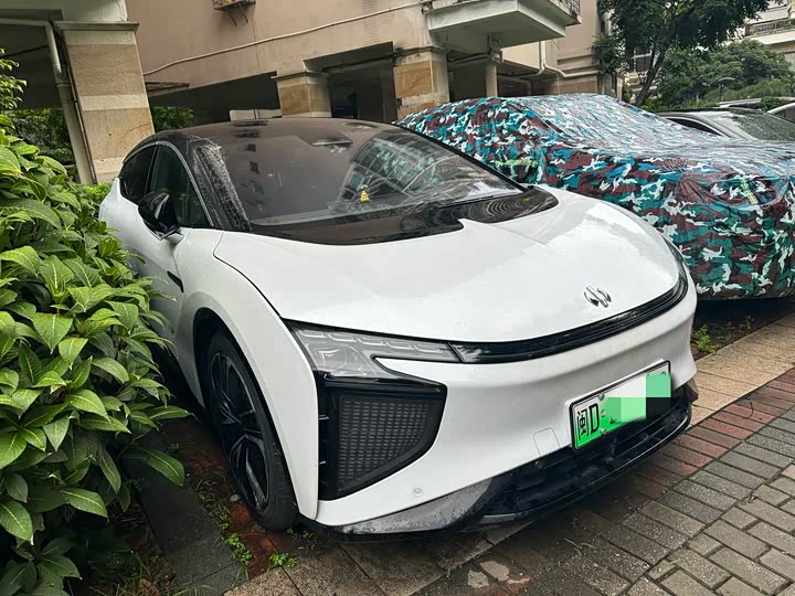 Фото 2 - HiPhi X