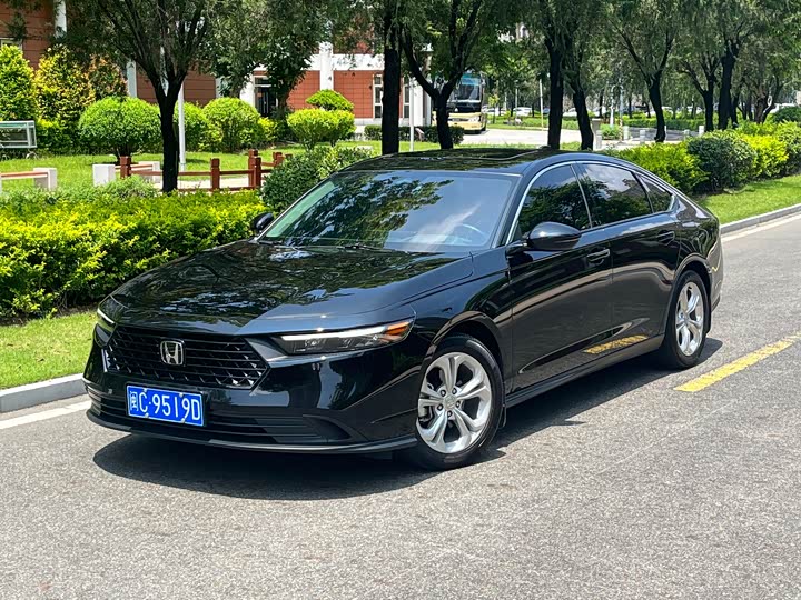 Фото 1 - Honda Accord