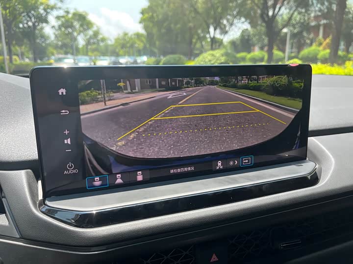 Фото 18 - Honda Accord