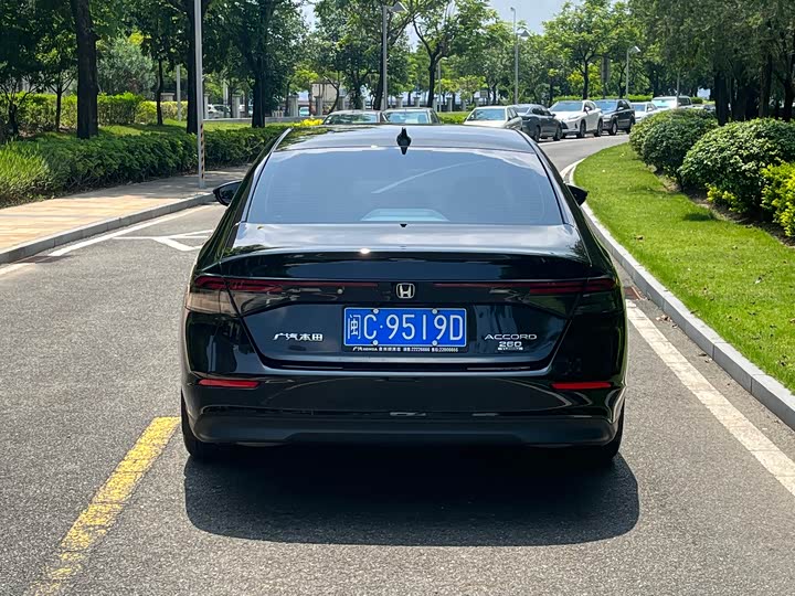 Фото 5 - Honda Accord